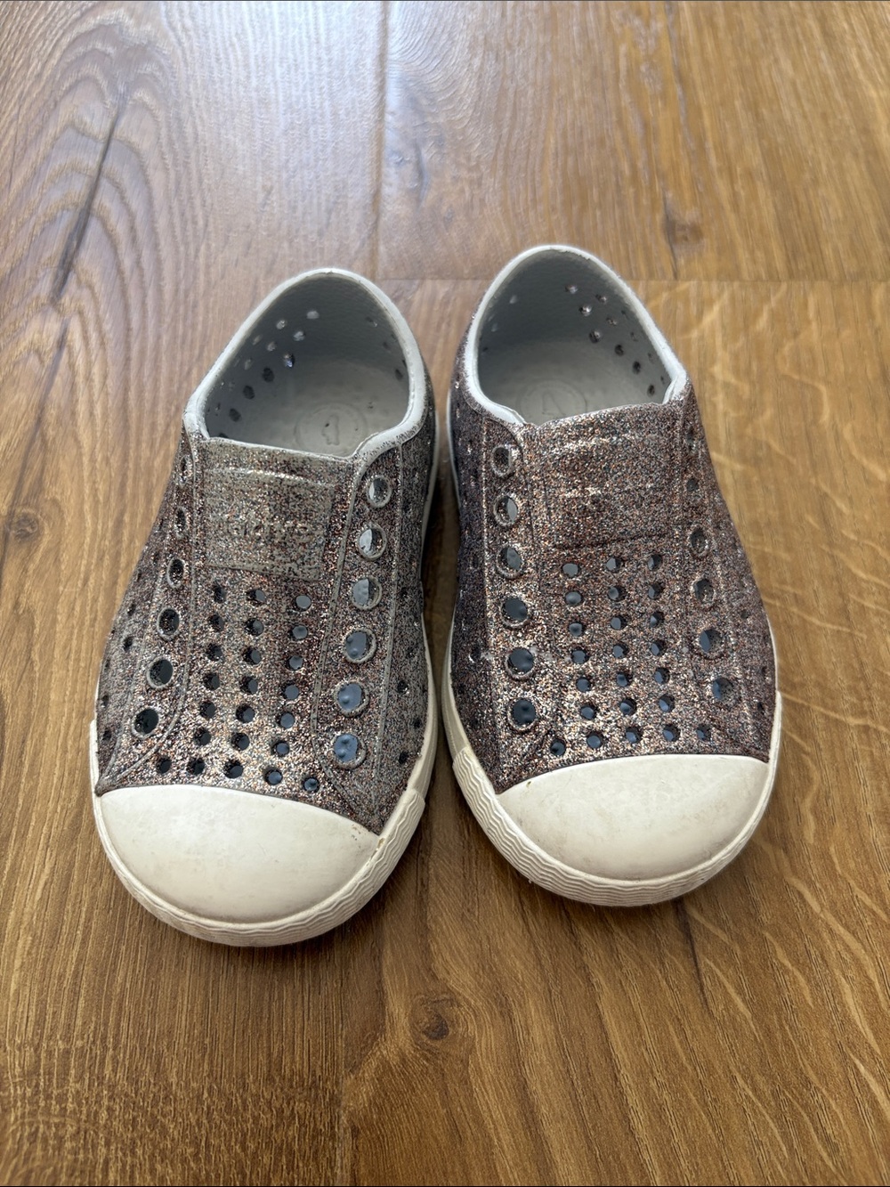 Native Jefferson Glitter Shoes C5 - EUC